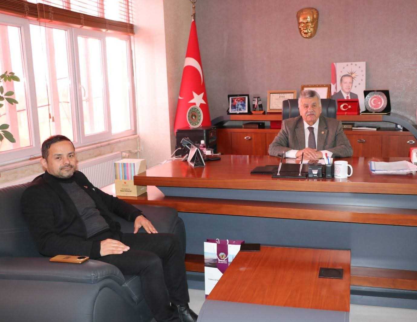 Antalya Ispartalılar Derneği Başkanı’ndan Belediye Başkanımıza  Nezaket Ziyareti