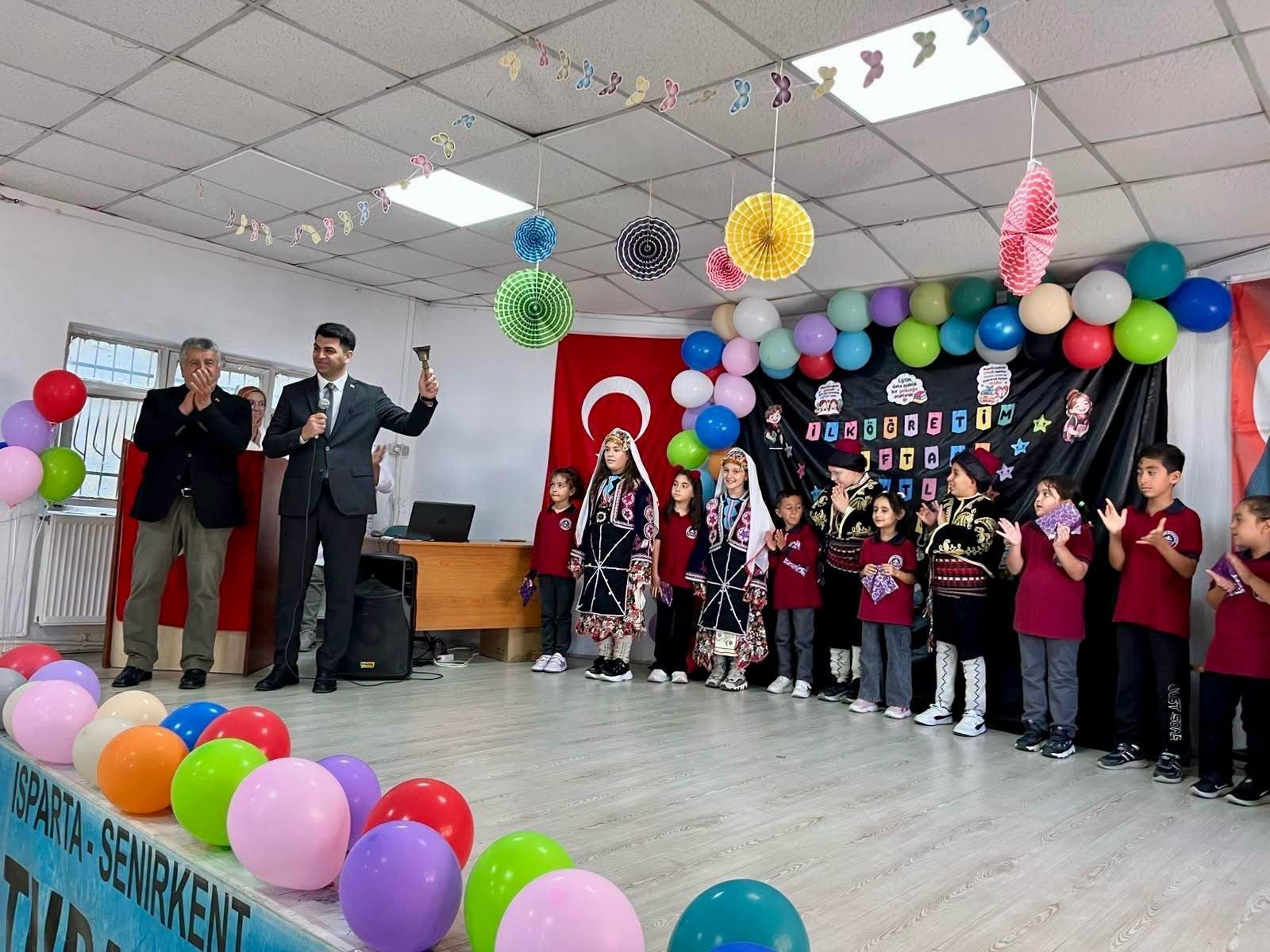 İlçemizde İlköğretim Haftası Coşkuyla Kutlandı: Başkanımız Hüseyin Baykal Turan İlkokulu’ndaki Programa Katıldı