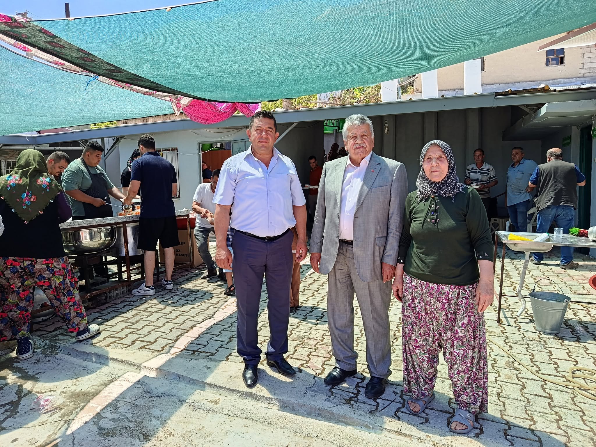 Belediye Başkanımız Hüseyin Baykal ve Heyetinden Aşure Programına Yoğun İlgi