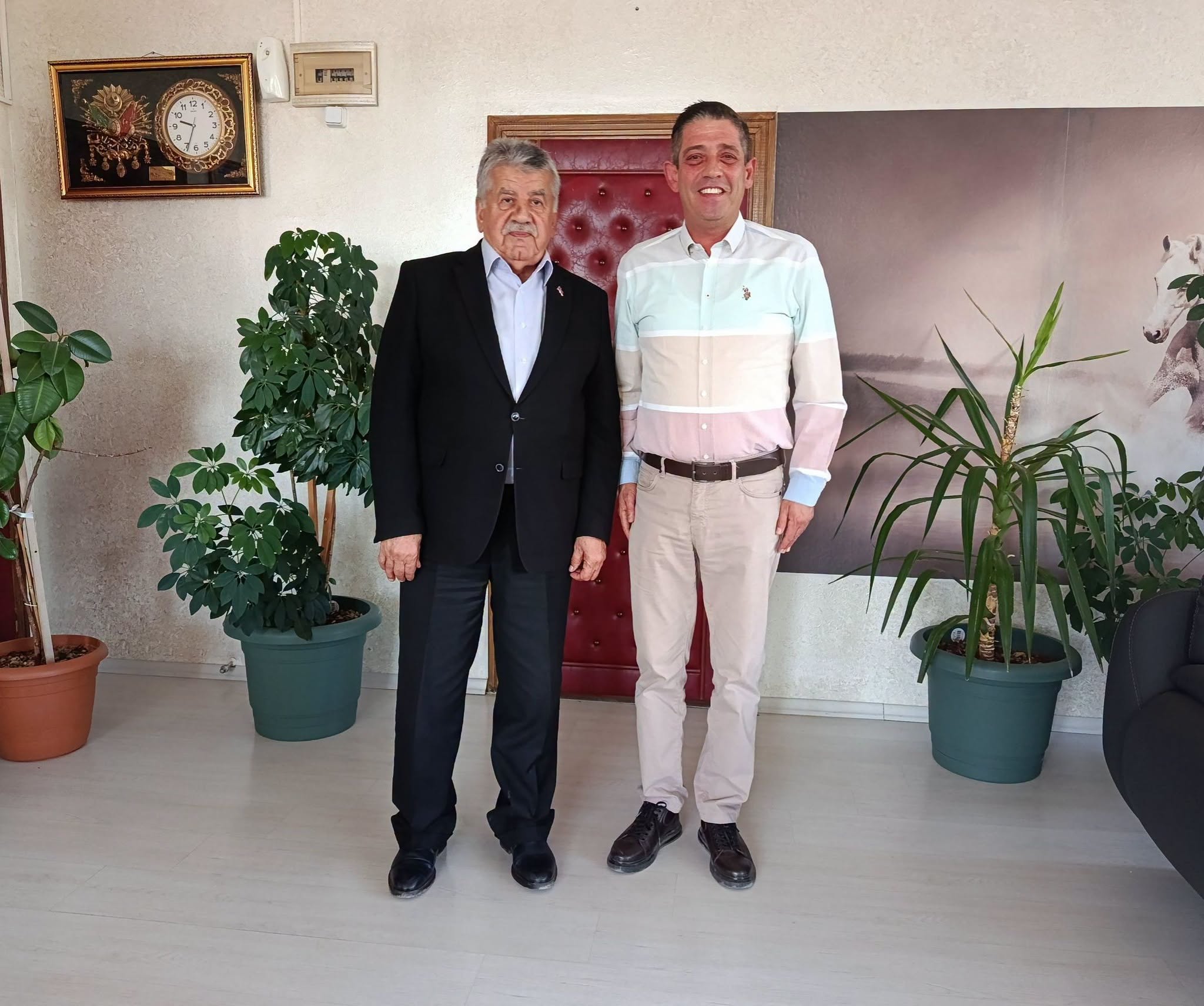 Belediye-İş Sendikası Burdur Şube Başkanı Sayın Ferit Çelikbaş, Başkanımız Hüseyin Baykal’ı Makamında Ziyaret Etti.